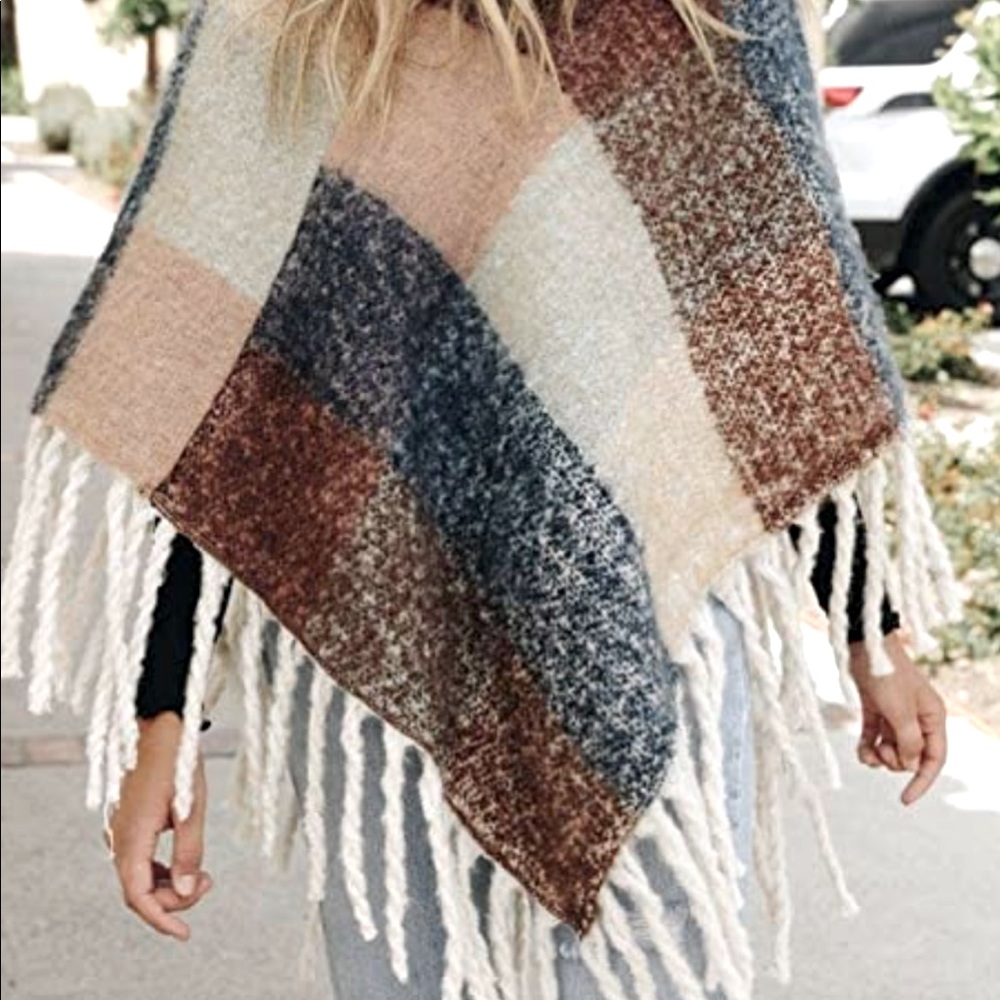 Color Block Tassel Poncho